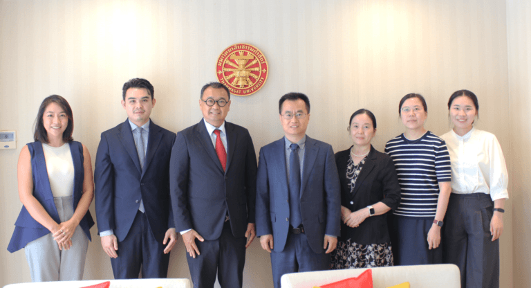 Thammasat strengthens collaboration with ZUEL